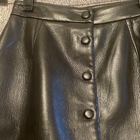 Aritzia Wilfred Manor Vegan Leather Skirt - Picture 8 of 16